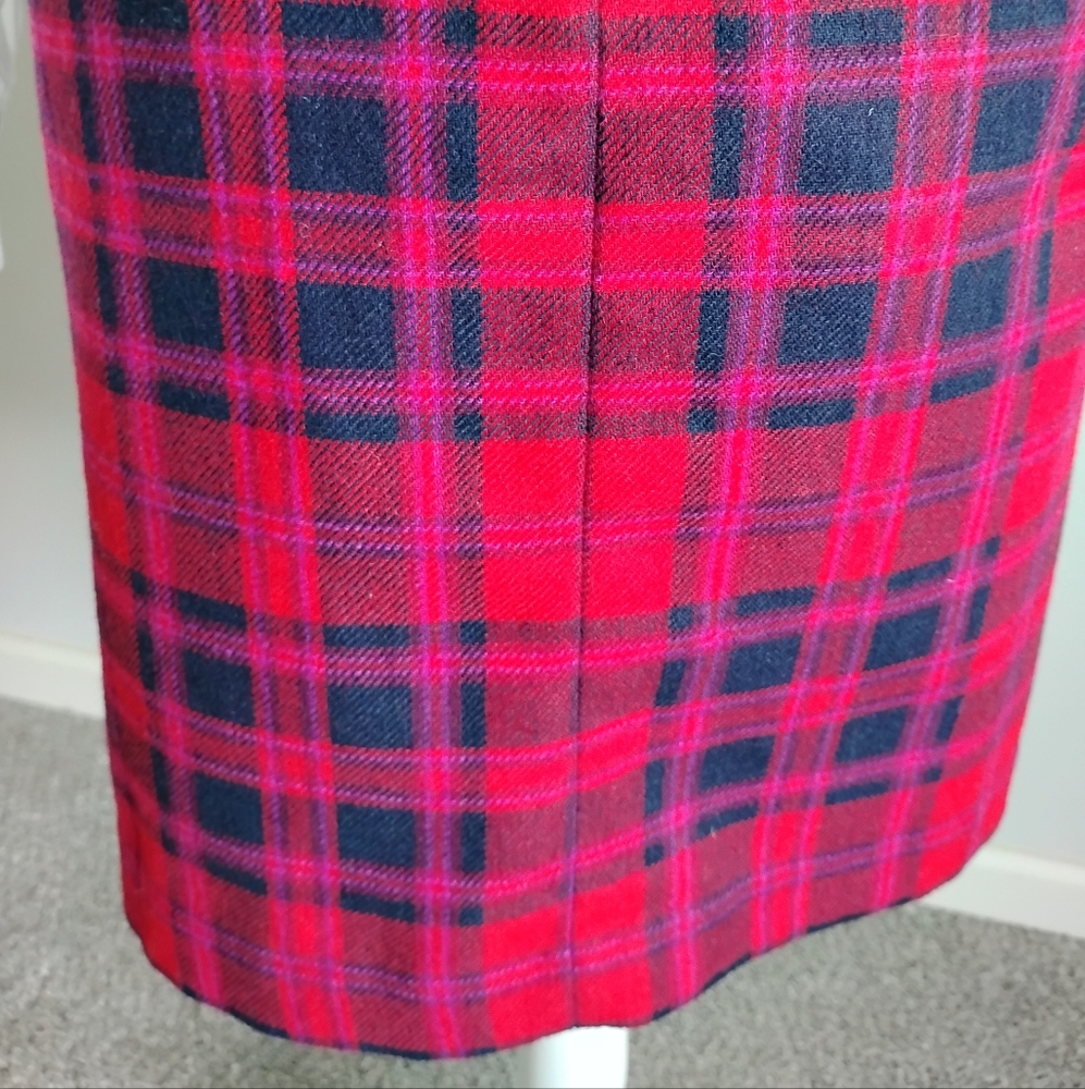 Talbots Wool Blend Plaid Pencil Skirt Red Pink Blue Plaid Holiday Colorful Sz 16 - Picture 11 of 16